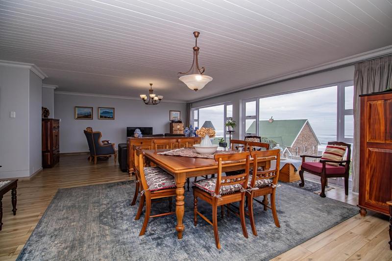 9 Bedroom Property for Sale in Outeniqua Strand Western Cape